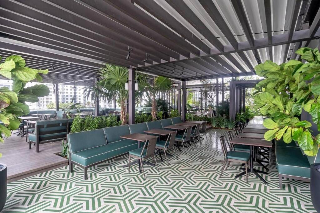 Magic Amazing Balcony Ocean & City, View Pool,spa Resort,heart Of Downtown,wow! Apartamento *