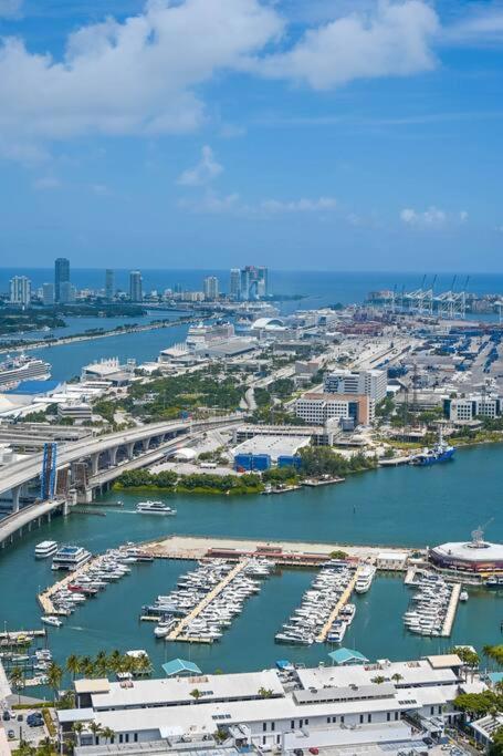 Magic Amazing Balcony Ocean & City, View Pool,spa Resort,heart Of Downtown,wow! Apartamento Miami