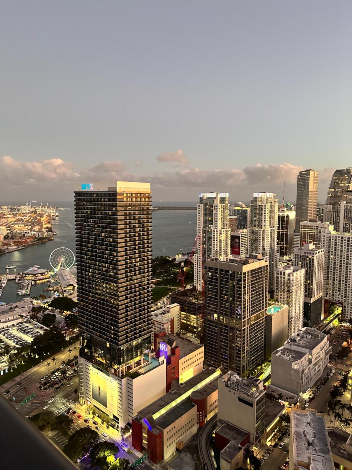 Magic Amazing Balcony Ocean & City, View Pool,spa Resort,heart Of Downtown,wow! Apartamento *